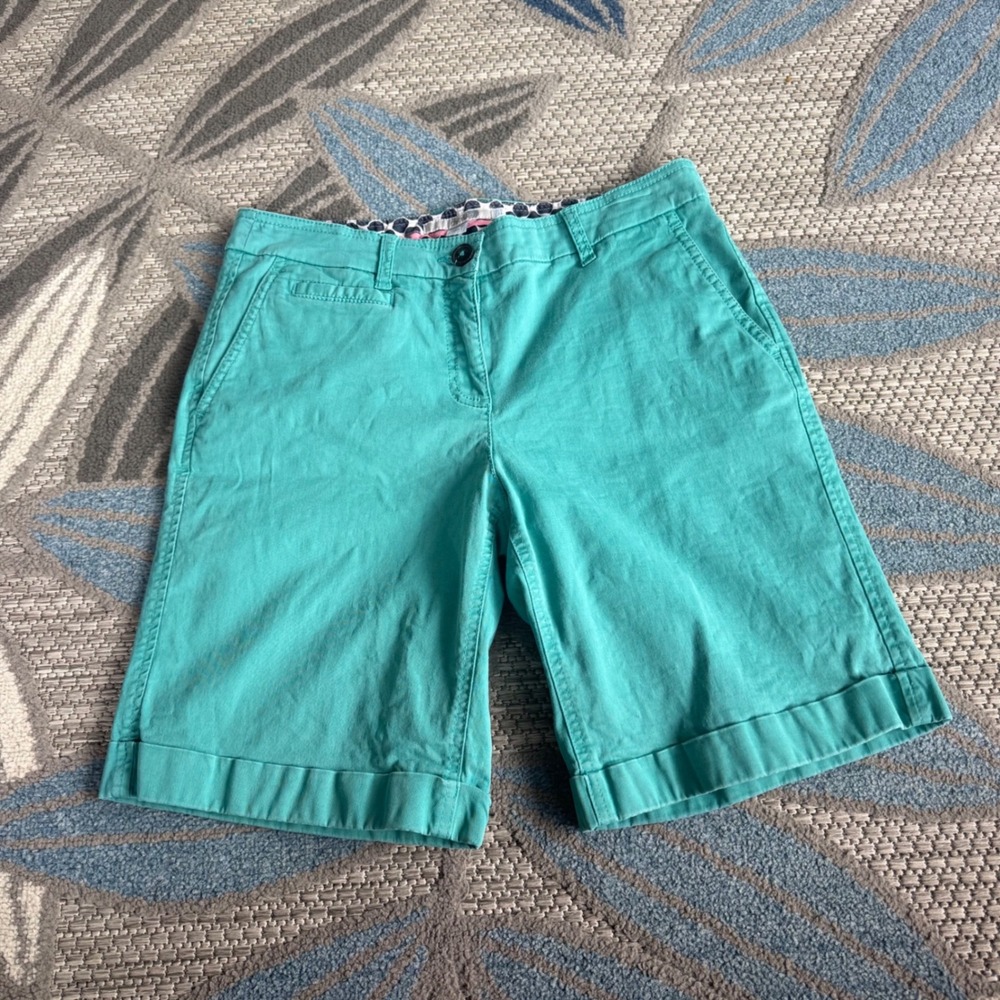 Boden Women's 9" Flat Front Chino Shorts Size 4 Green